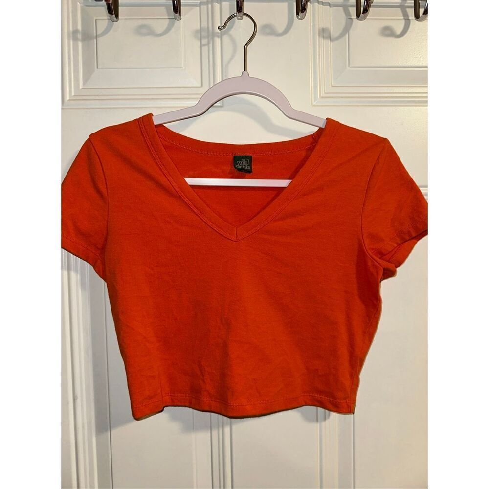 Wild Fable Women’s Short-Sleeve V-Neck Cropped T-Shirt – Orange, Size Medium